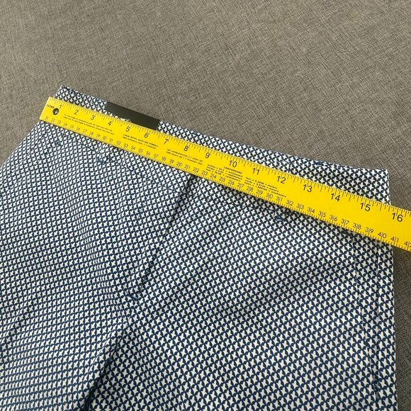 NEW! Ann Taylor Devin Fit Shorts Size 4 Blue & White $59 Cotton Blend Bermuda - Picture 13 of 14